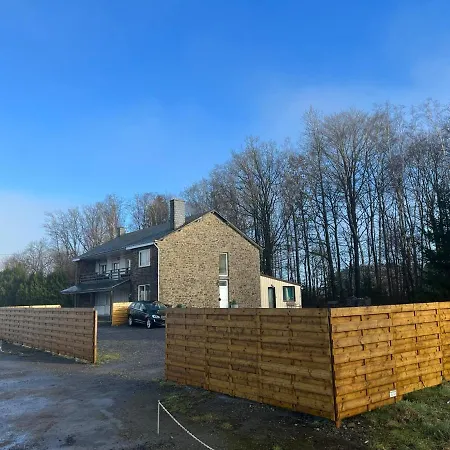 Le Petit Dome אכסניה ביבר