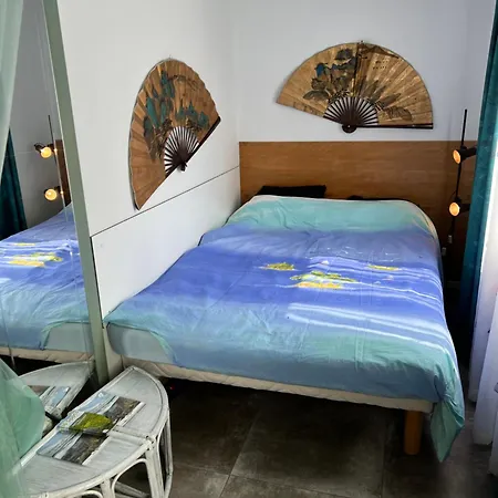 Le Petit Dome אכסניה ביבר